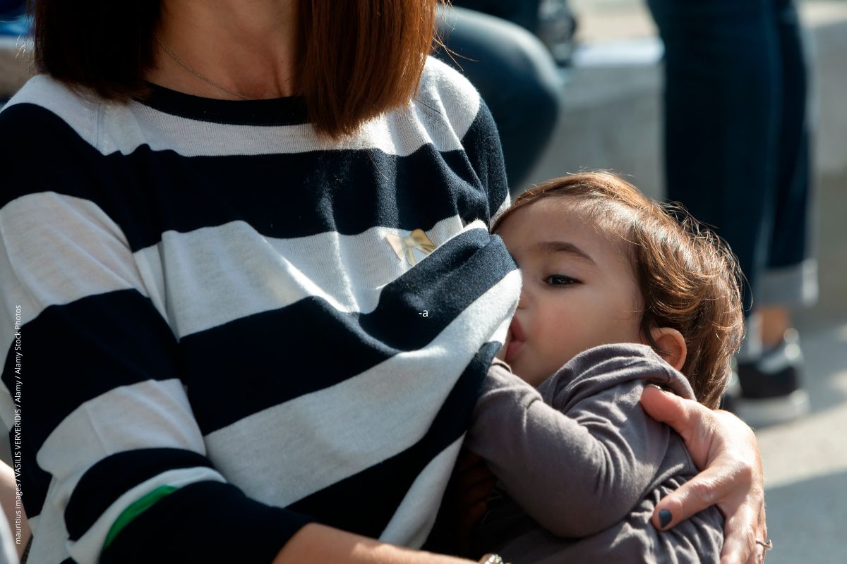 Beitragstitel: Laut aktueller Still-Leitlinie wird empfohlen, Kinder ein Jahr lang zu stillen. Beitragsbild: Laut aktueller Still-Leitlinie wird empfohlen, Kinder ein Jahr lang zu stillen.