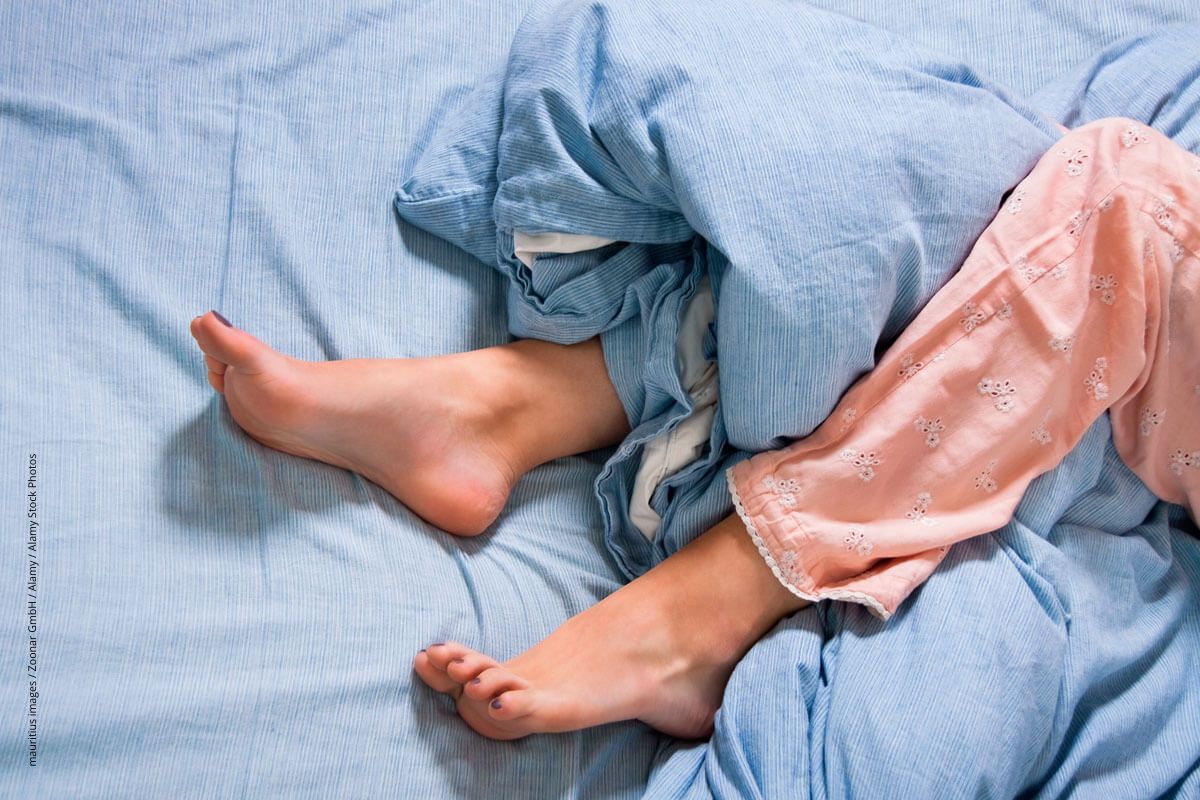 Beitragstitel: Frauen sind von nächtlichen Wadenkrämpfen häufiger betroffen als Männer. Beitragsbild: Frauen sind von nächtlichen Wadenkrämpfen häufiger betroffen als Männer.