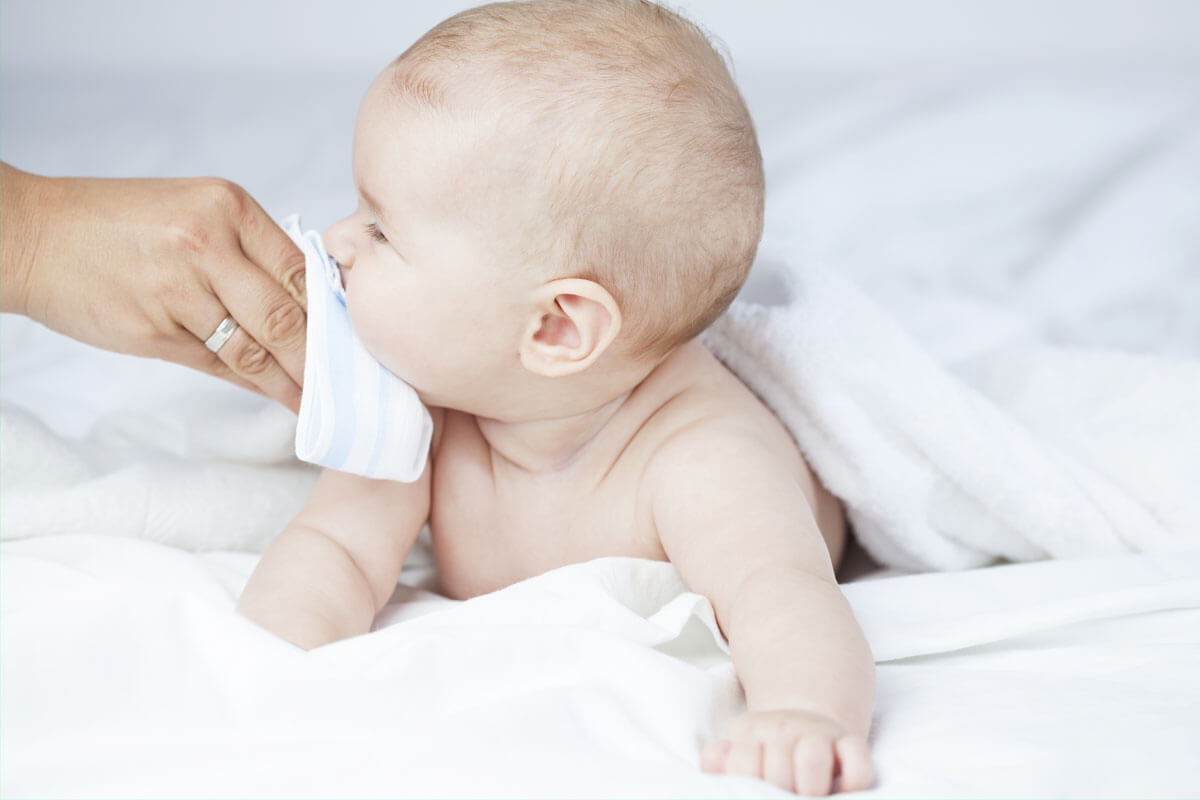 Erste Hilfe bei Babyschnupfen