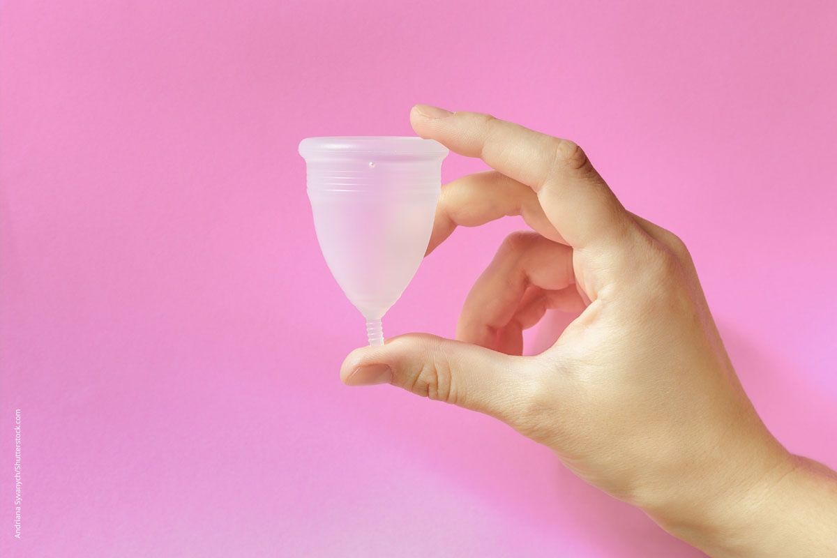 Beitragstitel: Alternative zu Tampons und Binden: die Menstruationstasse. Beitragsbild: Alternative zu Tampons und Binden: die Menstruationstasse.