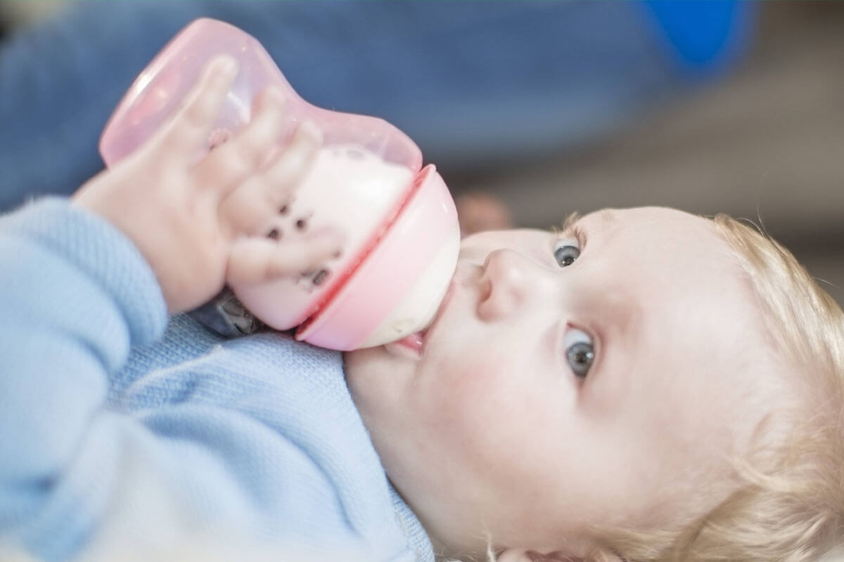 Mikroplastik aus dem Baby-Fläschchen Bild Mikroplastik aus dem Baby-Fläschchen